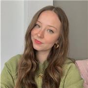 Profesora bilingüe, cercana y graduada en traduccion e interpretación, de ingles /español